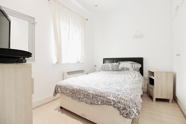 Flat for sale in Woodlands Road, Barry