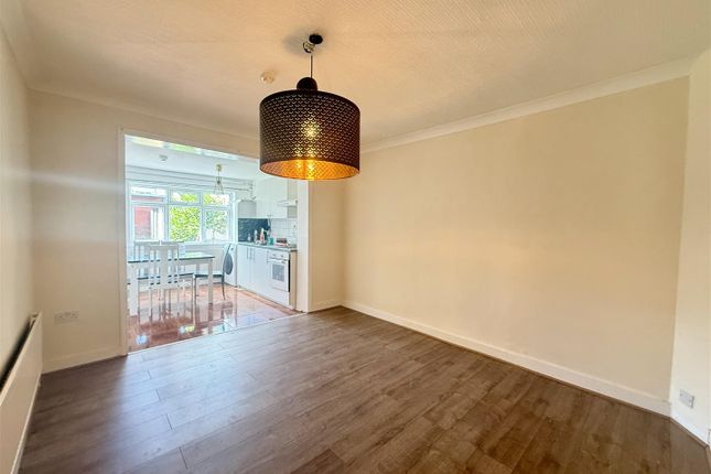 17, Marquis Close, Wembley photo 3