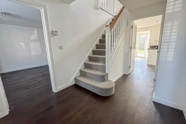 7, Christmas Tree Crescent, Hockley photo 4