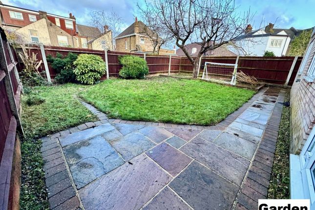 2, Credenhall Drive, Bromley photo 2