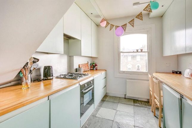 Flat D, 18, North Villas, Camden Square photo 4