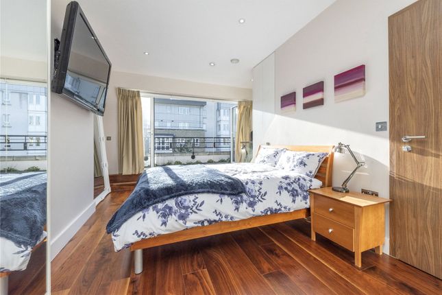 Thumbnail Terraced house to rent in St. Davids Square, Isle Of Dogs, London