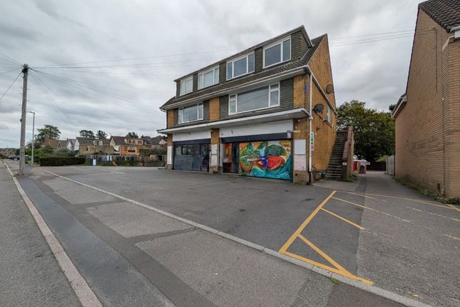 3-bed flat on 21A Prestbury Drive, Warminster, £130,000