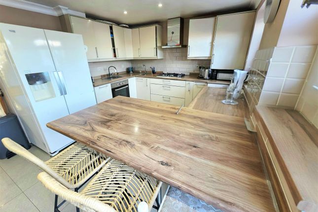 32, Clare Road, Greenford photo 4