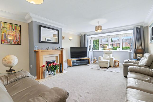 22 Pern Drive, Southampton photo 3