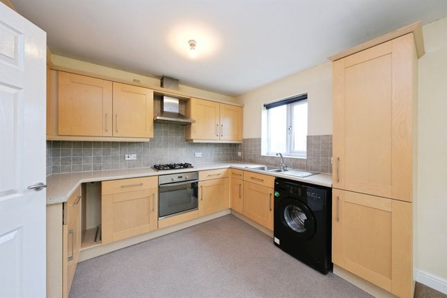 43, Leatham Avenue, Rotherham photo 2