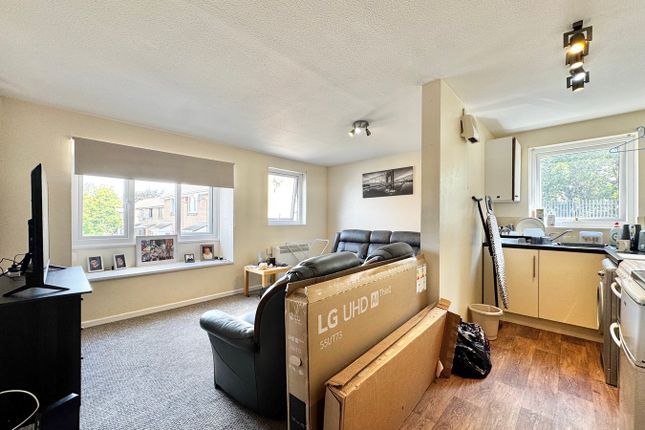 29, Collingwood Avenue, Newport photo 3