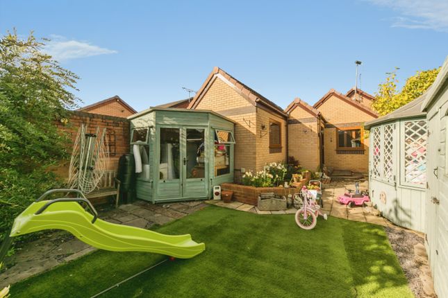 10, Hanbury Close, Crewe photo 4