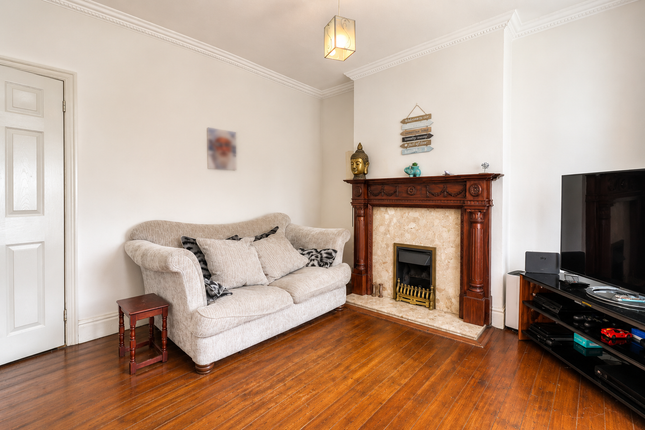 98, Crescent Road, Coalville photo 4