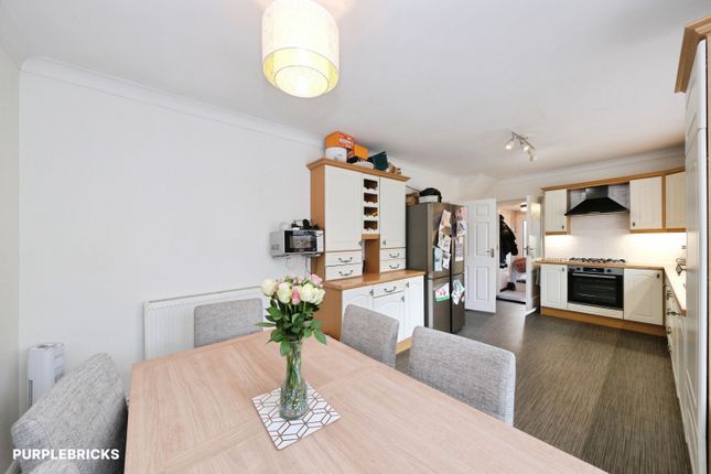 9, Griceson Close, Newark photo 4