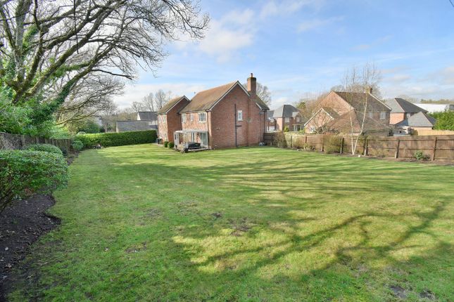 4 The Oaks, Brickyard Lane, Ferndown photo 3