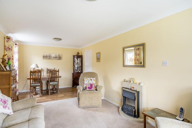 16, Grange Close, York photo 3