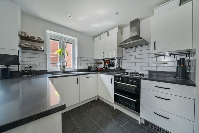 2, Fairstone, Newbury photo 4