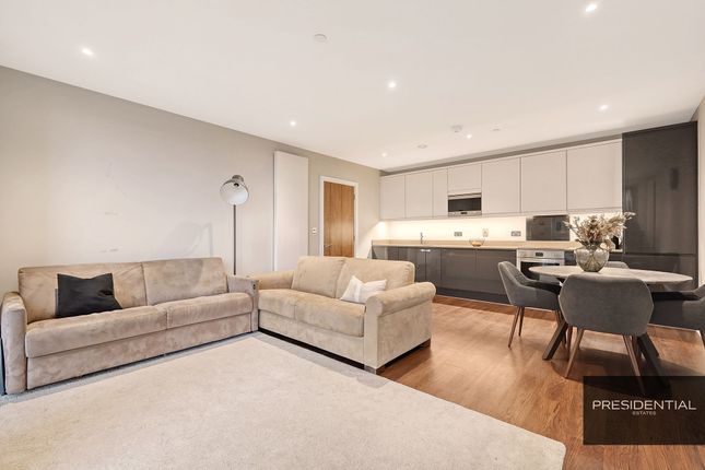 44 Samuelson House Merrick Road, Southall photo 2