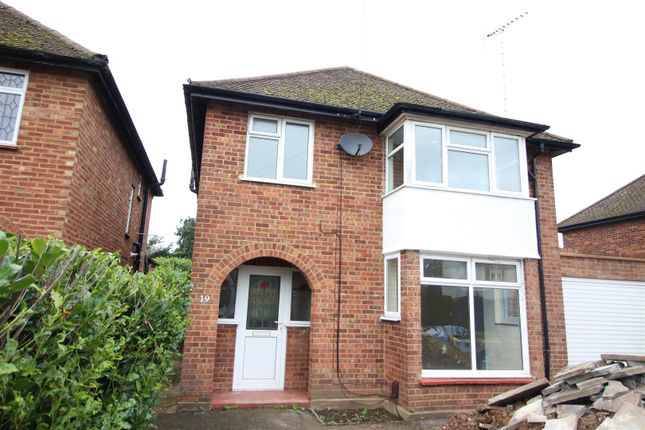 Thumbnail Property to rent in Berry Way, Rickmansworth