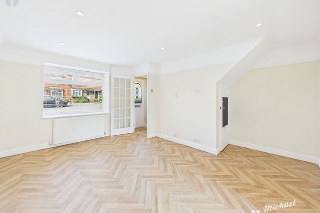 68 Anton Way, Aylesbury photo 3