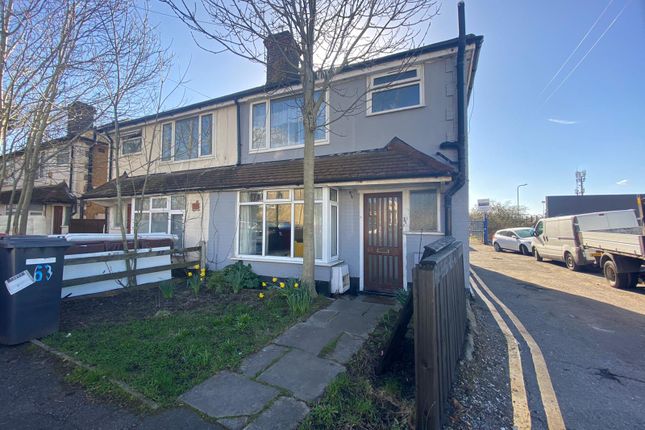 Thumbnail Flat for sale in Alexandra Road, Slough