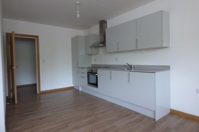 Flat 33, The Quadrant, Westlea, Swindon photo 2