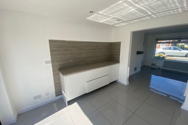 21, Prenton photo 5