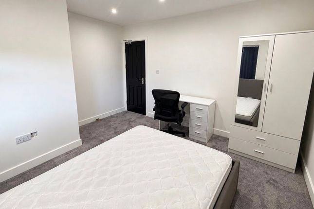 Room 4, 124 Queen Margarets Road, Coventry photo 5