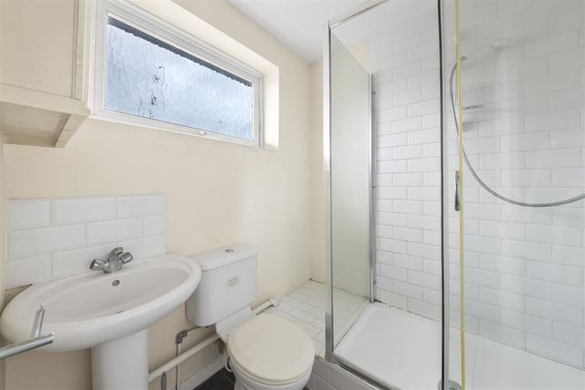 1C, Yew Avenue, West Drayton photo 3