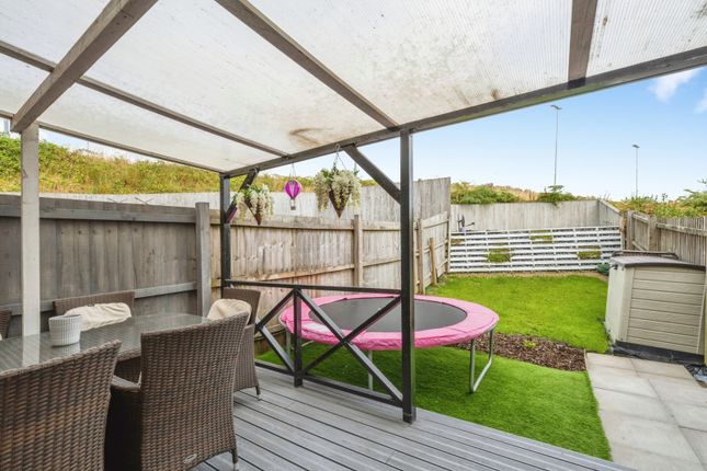 19, Valley View, Swansea photo 4
