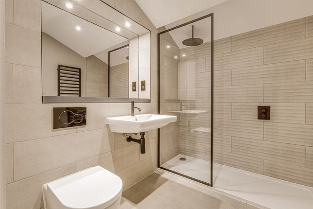 Flat Flat 6, Old Dairy, 133, Kilburn Lane, London photo 5