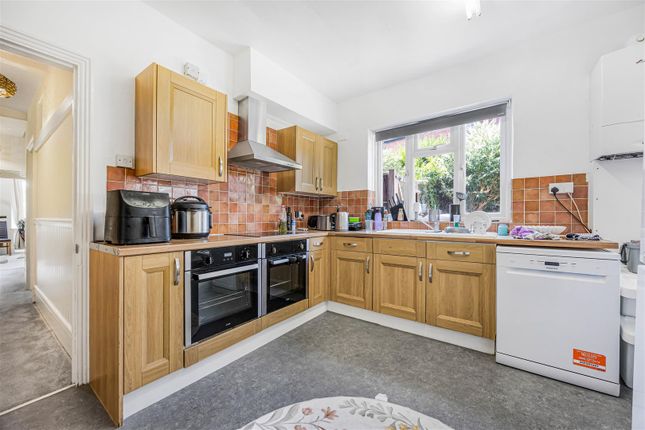 1, South View Avenue, Reading photo 4