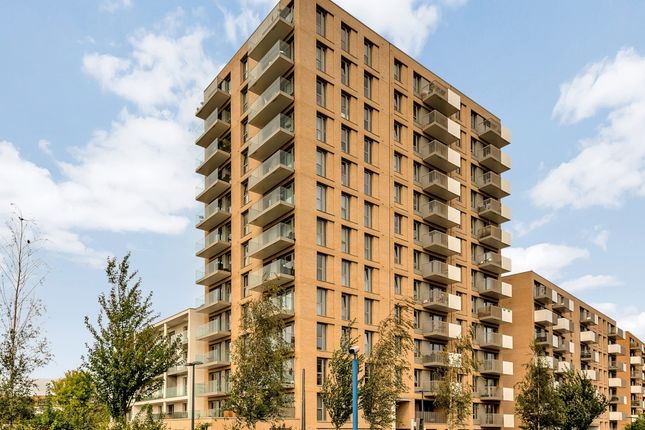 Flat to rent in Waterside Park, Waterside Heights, Royal Docks