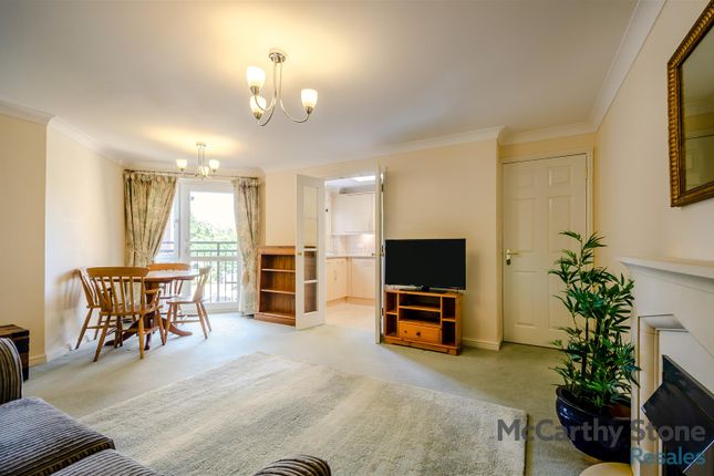 24 St Rumbolds Court, Buckingham Road, Brackley photo 2