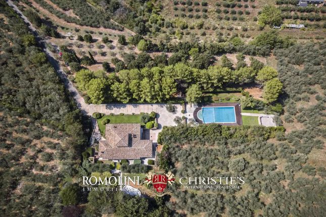 Thumbnail Villa for sale in Assisi, 06081, Italy