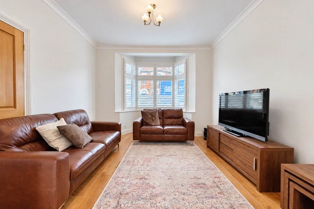 81, Little Ilford Lane, London photo 4