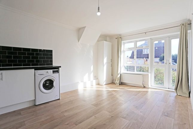 Flat for sale in Howard Road, Barking