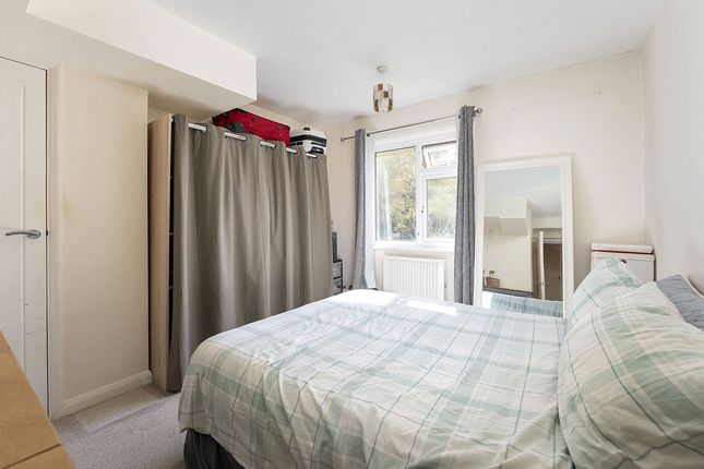 10 St  Annes Court,, Stanley Road, Sutton photo 4