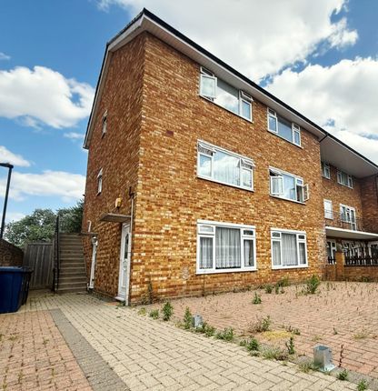 6 Belvedere Court, Longford Avenue, Southall photo 2