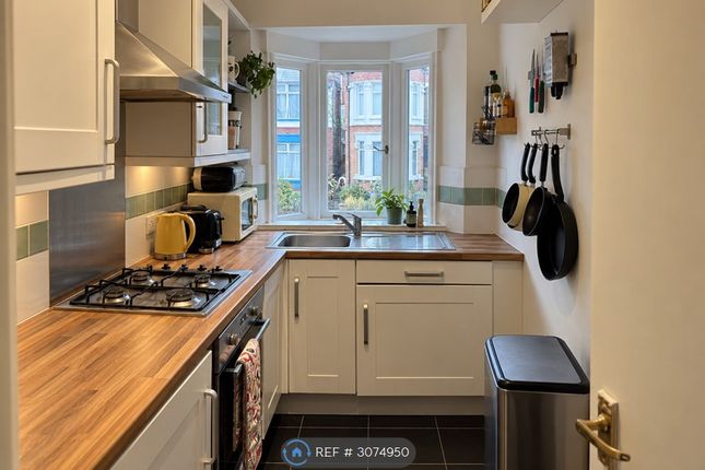 Heybridge Avenue, London photo 3
