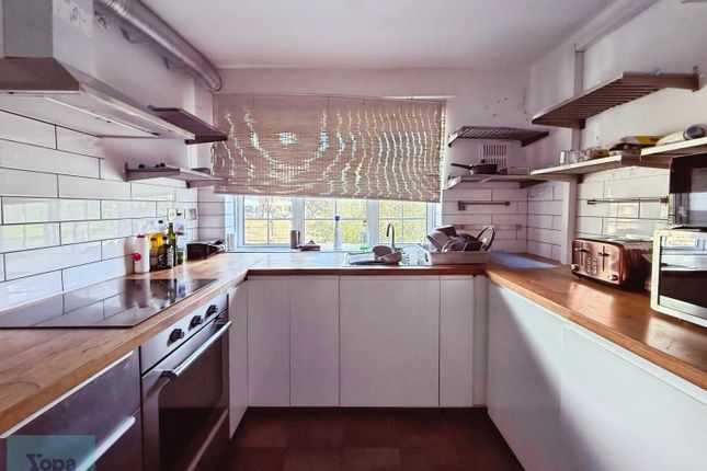 2 Stopsley Court, Hitchin Road, Luton photo 3