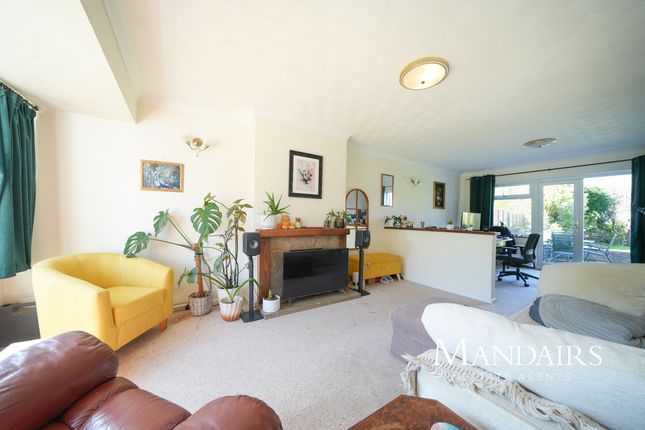 12 Edinburgh Avenue, Peterborough photo 3