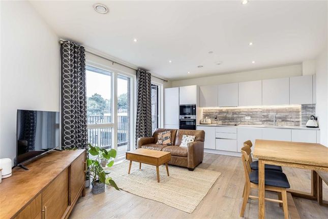 Flat for sale in Loampit Vale, London