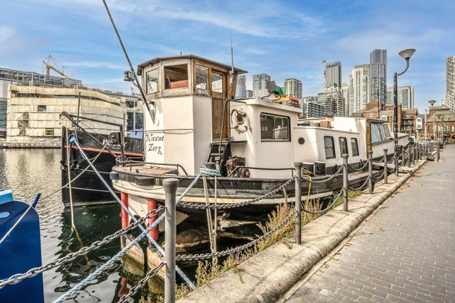 Houseboat for sale in Turnberry Quay, London