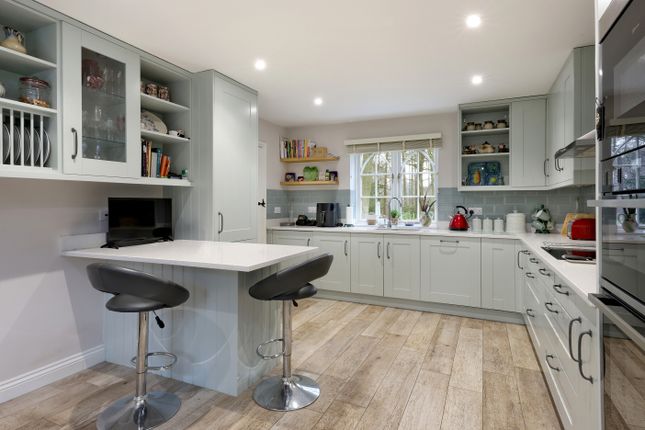 Latchmoor Cottage, Common Lane, Burnham photo 2
