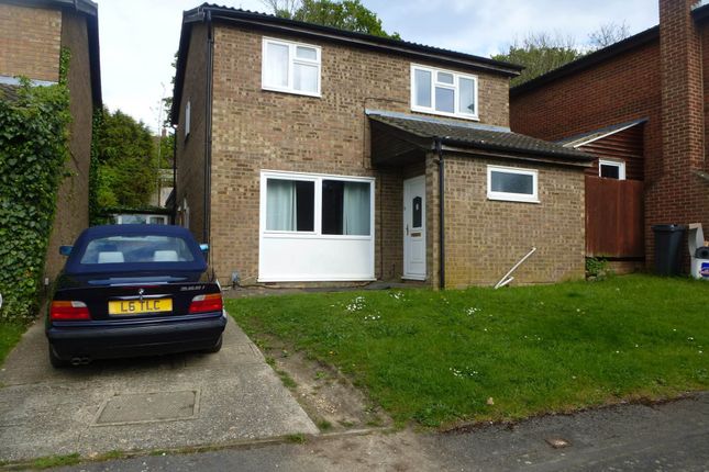 Thumbnail Property to rent in Benson Close, Reading