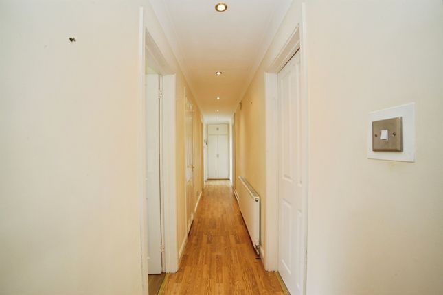 Flat 4, Pembrey House, Bishops Close, Cardiff photo 3