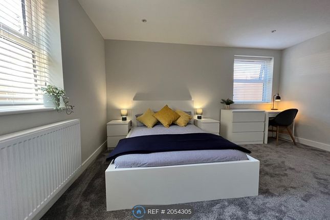 Room to rent in Milton Road, Portsmouth