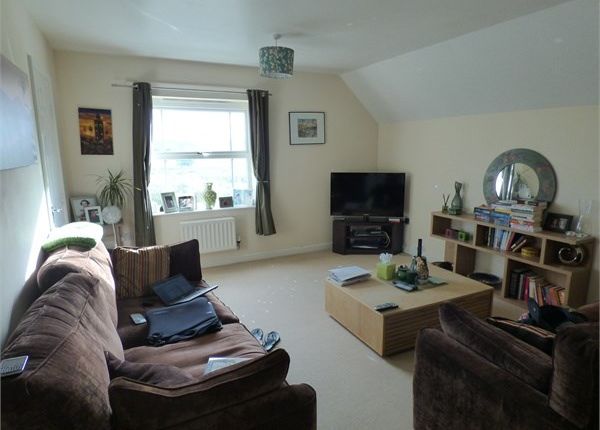 Flat to rent in James Meadow, Langley