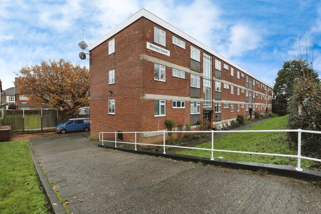 Flat for sale in Mersey Court, Liverpool