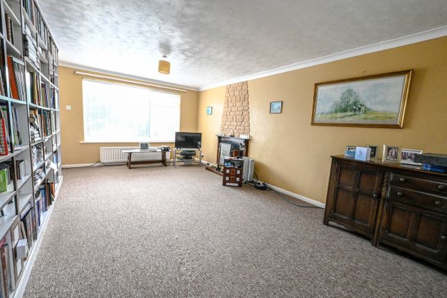 37, Egdon Drive, Wimborne photo 3