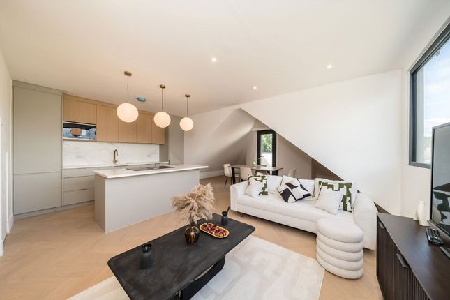 2-bed flat on Flat 4, 1C, Pitt Crescent, London, £650,000