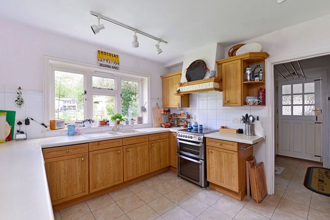Oak Tree Cottage Knowle Lane, Cranleigh photo 2