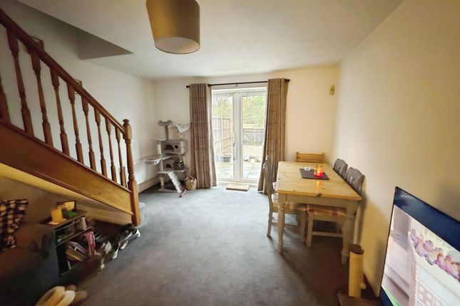 9 Farriers Green, Telford photo 3